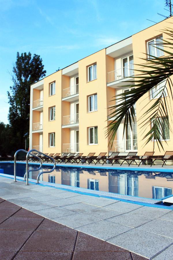 Hotel Korekt Piest'any Exteriér fotografie