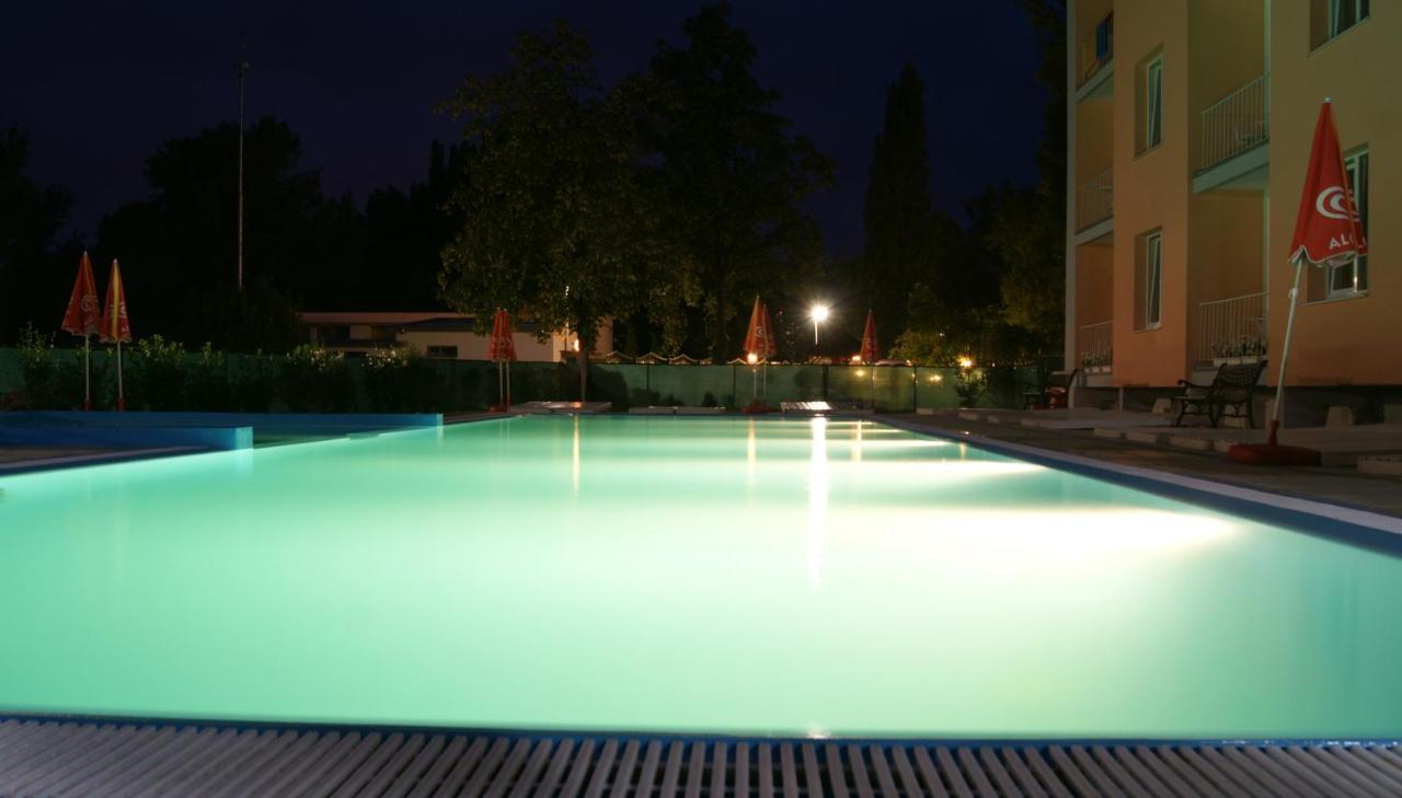 Hotel Korekt Piest'any Exteriér fotografie